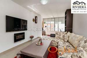 Dvosoban stan sa panormaskim pogledom na more Centar Herceg Novi